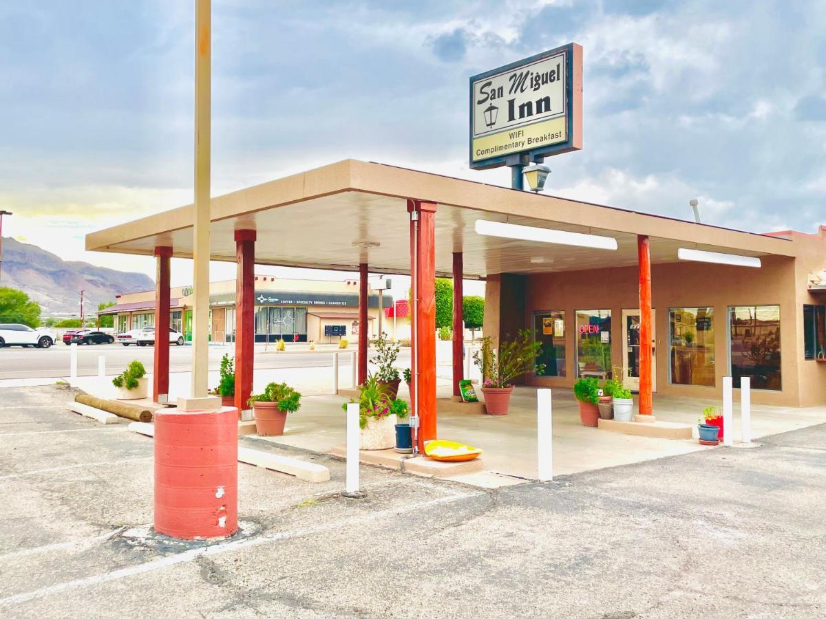 San Miguel Inn Socorro Bagian luar foto