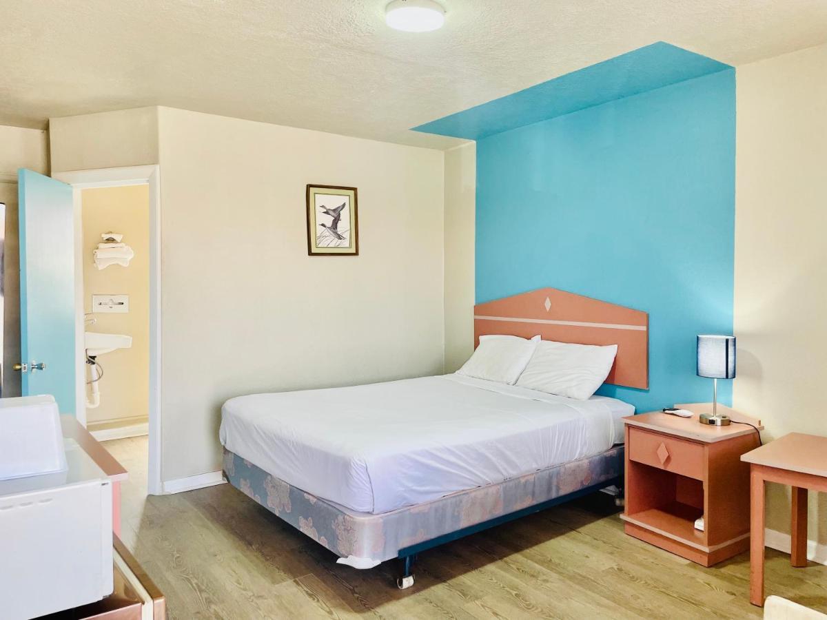 San Miguel Inn Socorro Bagian luar foto